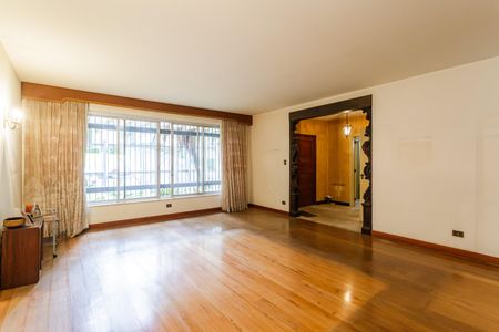 Casa à venda com 375m², 3 quartos e 3 vagasSala