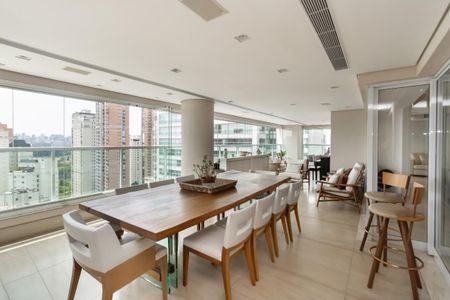 Apartamento à venda com 4 quartos, 335m² em Moema, São Paulo