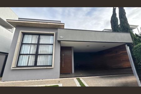 Casa de condomínio à venda com 188m², 3 quartos e 4 vagas
