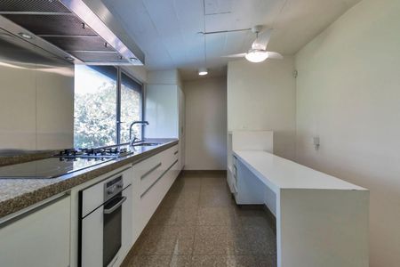 Casa à venda com 3 quartos, 396m² em Alto de Pinheiros, São Paulo