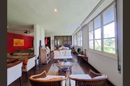 Apartamento à venda com 224m², 3 quartos e 2 vagas Apartamento à venda com 224m², 3 quartos e 2 vagasSala