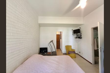 Apartamento à venda com 224m², 3 quartos e 2 vagas Apartamento à venda com 224m², 3 quartos e 2 vagasSuíte 1