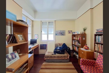 Apartamento à venda com 224m², 3 quartos e 2 vagas Apartamento à venda com 224m², 3 quartos e 2 vagasQuarto