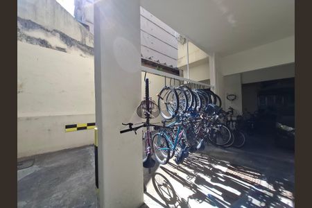 Apartamento à venda com 224m², 3 quartos e 2 vagas Apartamento à venda com 224m², 3 quartos e 2 vagasBicicletário