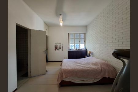 Apartamento à venda com 224m², 3 quartos e 2 vagas Apartamento à venda com 224m², 3 quartos e 2 vagasSuíte 1