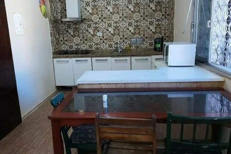 Casa à venda com 4 quartos, 260m² em Olaria, Rio de Janeiro