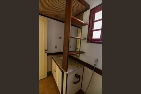 Casa à venda com 381m², 5 quartos e 4 vagas Casa à venda com 381m², 5 quartos e 4 vagasBanheiro da Suíte 2