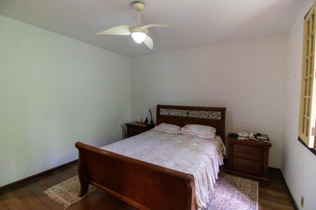 Casa à venda com 381m², 5 quartos e 4 vagas Casa à venda com 381m², 5 quartos e 4 vagasSuíte 1