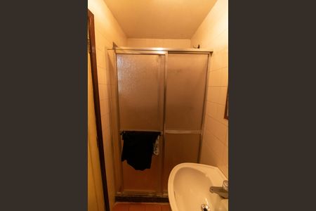 Casa à venda com 381m², 5 quartos e 4 vagas Casa à venda com 381m², 5 quartos e 4 vagasBanheiro de Serviço