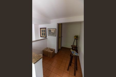 Casa à venda com 381m², 5 quartos e 4 vagas Casa à venda com 381m², 5 quartos e 4 vagasCorredo