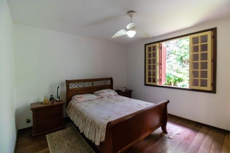 Casa à venda com 381m², 5 quartos e 4 vagas Casa à venda com 381m², 5 quartos e 4 vagasSuíte 1