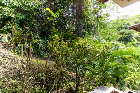 Casa à venda com 381m², 5 quartos e 4 vagas Casa à venda com 381m², 5 quartos e 4 vagasVista da Suíte 2