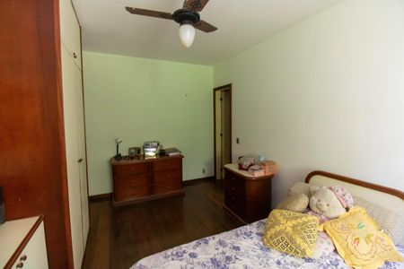 Casa à venda com 381m², 5 quartos e 4 vagas Casa à venda com 381m², 5 quartos e 4 vagasSuíte 2