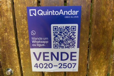 Casa à venda com 381m², 5 quartos e 4 vagas Casa à venda com 381m², 5 quartos e 4 vagasPlaca