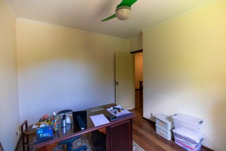 Casa à venda com 381m², 5 quartos e 4 vagas Casa à venda com 381m², 5 quartos e 4 vagasQuarto 3