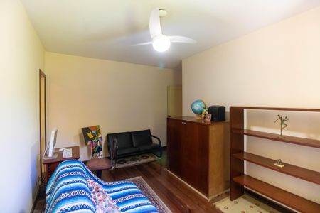 Casa à venda com 381m², 5 quartos e 4 vagas Casa à venda com 381m², 5 quartos e 4 vagasSuíte 3