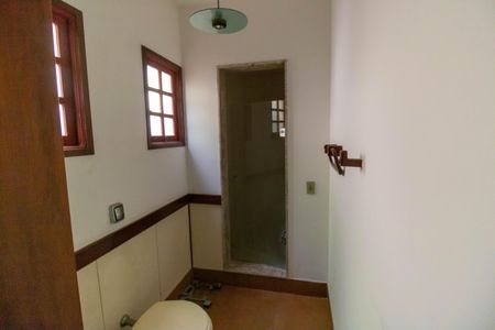 Casa à venda com 381m², 5 quartos e 4 vagas Casa à venda com 381m², 5 quartos e 4 vagasBanheiro da Suíte 2