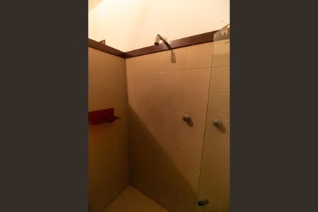 Casa à venda com 381m², 5 quartos e 4 vagas Casa à venda com 381m², 5 quartos e 4 vagasBanheiro da Suíte 3