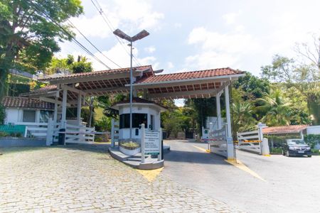 Casa à venda com 381m², 5 quartos e 4 vagas Casa à venda com 381m², 5 quartos e 4 vagasFachada