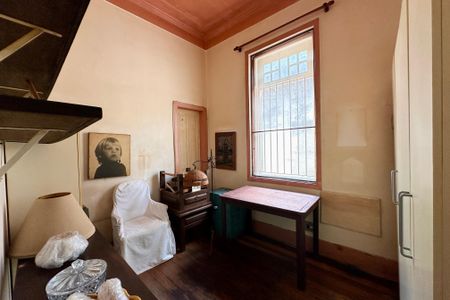 Casa à venda com 298m², 6 quartos e 3 vagas Casa à venda com 298m², 6 quartos e 3 vagasQuarto 2