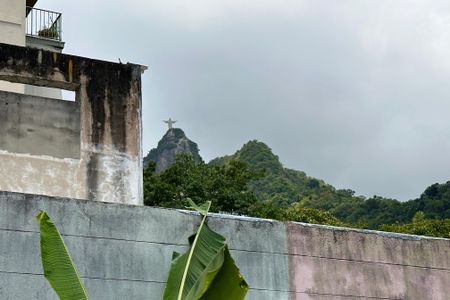 Casa à venda com 298m², 6 quartos e 3 vagas Casa à venda com 298m², 6 quartos e 3 vagasVista do Quarto 3