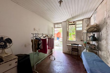 Casa à venda com 298m², 6 quartos e 3 vagas Casa à venda com 298m², 6 quartos e 3 vagasQuarto de Serviço