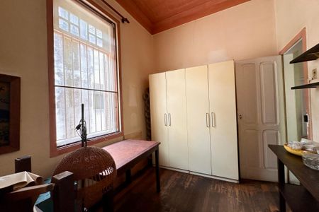 Casa à venda com 298m², 6 quartos e 3 vagas Casa à venda com 298m², 6 quartos e 3 vagasQuarto 2