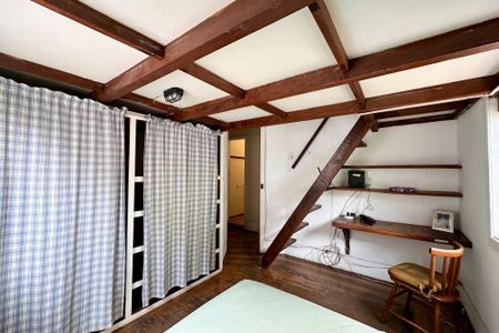 Casa à venda com 298m², 6 quartos e 3 vagas Casa à venda com 298m², 6 quartos e 3 vagasQuarto 3