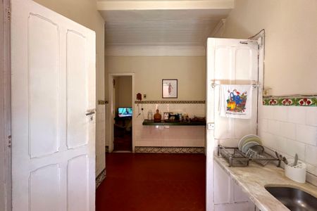 Casa à venda com 298m², 6 quartos e 3 vagas Casa à venda com 298m², 6 quartos e 3 vagasCozinha