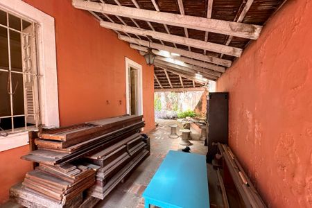 Casa à venda com 298m², 6 quartos e 3 vagas Casa à venda com 298m², 6 quartos e 3 vagasÁrea comum