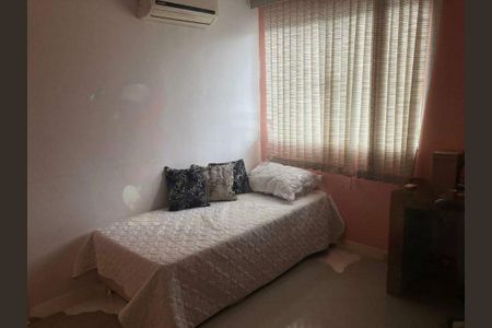 Casa à venda com 4 quartos, 180m² em Vargem Pequena, Rio de Janeiro