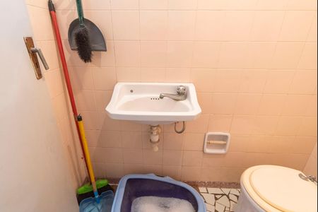 Casa à venda com 129m², 3 quartos e 2 vagasBanheiro da Área de Serviço