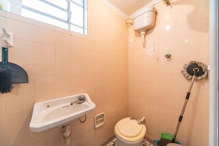 Casa à venda com 129m², 3 quartos e 2 vagasBanheiro da Área de Serviço