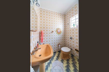 Casa à venda com 129m², 3 quartos e 2 vagasBanheiro Suíte 