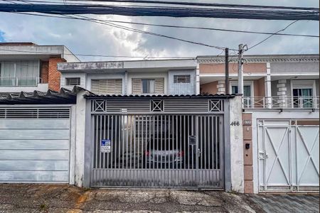 Casa à venda com 129m², 3 quartos e 2 vagasFachada