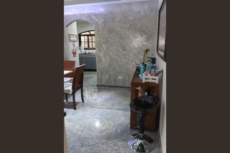 Casa à venda com 130m², 3 quartos e 4 vagas