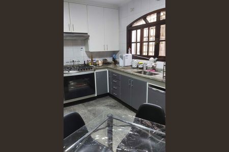 Casa à venda com 130m², 3 quartos e 4 vagas