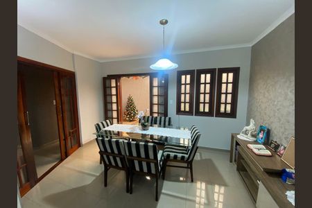 Casa à venda com 3 quartos, 254m² em Vila Palmares, São Caetano do Sul