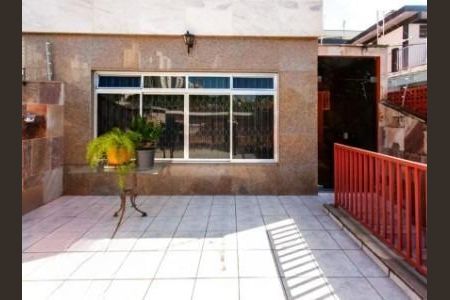 Casa à venda com 170m², 3 quartos e 2 vagas