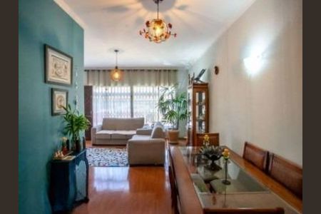 Casa à venda com 170m², 3 quartos e 2 vagas