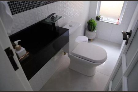 Casa à venda com 170m², 3 quartos e 3 vagas