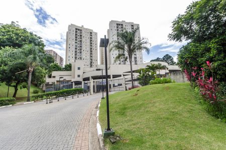 Apartamento para alugar com 55m², 2 quartos e 1 vaga Apartamento para alugar com 55m², 2 quartos e 1 vagaFachada