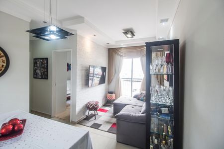 Sala de apartamento para alugar com 2 quartos, 55m² em Jardim Tupanci, Barueri