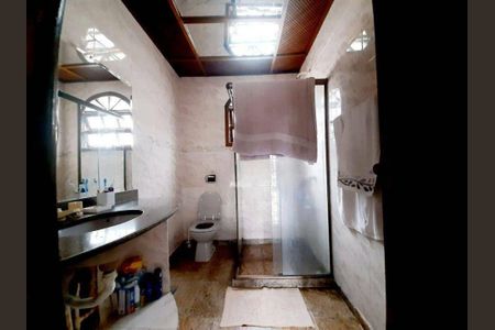 Casa à venda com 271m², 3 quartos e 4 vagas