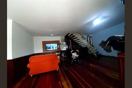 Casa à venda com 271m², 3 quartos e 4 vagas