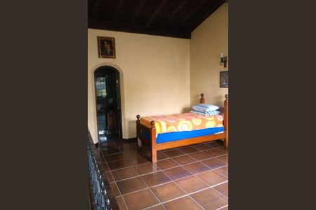 Casa à venda com 3 quartos, 200m² em Jardim Itacolomi, São Paulo