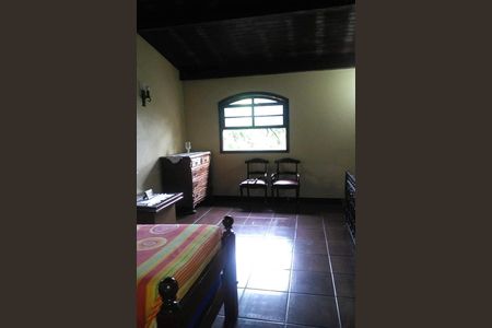 Casa à venda com 3 quartos, 200m² em Jardim Itacolomi, São Paulo