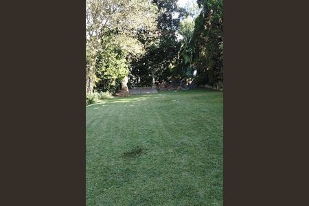 Casa à venda com 3 quartos, 200m² em Jardim Itacolomi, São Paulo