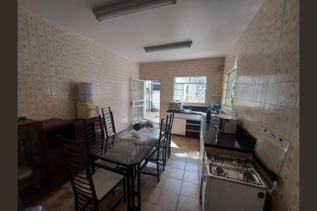 Casa à venda com 3 quartos, 256m² em Pompéia, Belo Horizonte