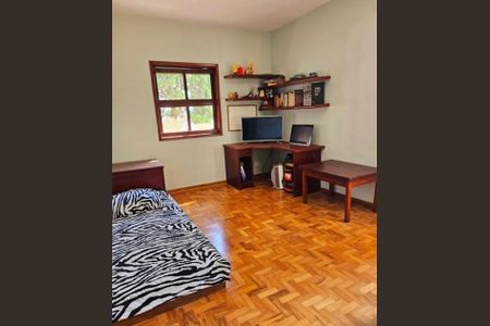 Casa à venda com 5 quartos, 560m² em Chácara Monte Alegre, São Paulo